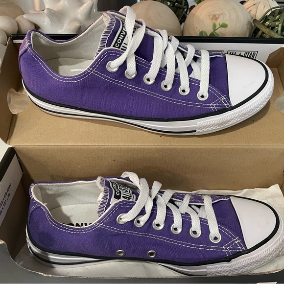 Converse Chuck Taylor Electric Purple Low-Top Sneakers - Picture 4 of 10